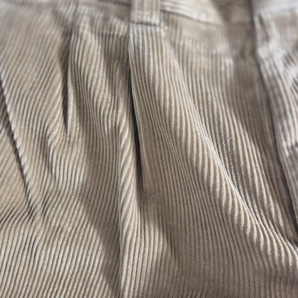 LL Bean Men's 35 (Fits 34x3) Corduroy Khaki Beige/Tan Pleated Cuffed Flap Pocket